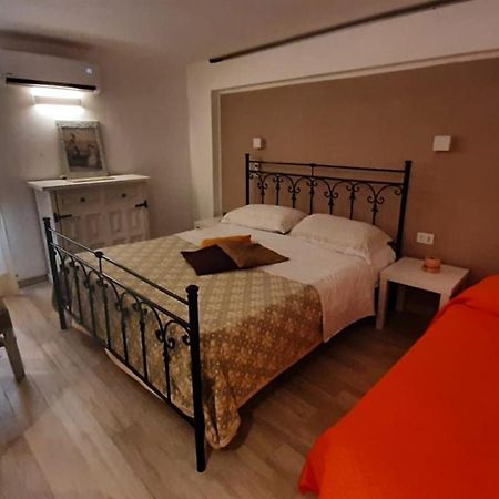 Apartament La Nicchia Del Borgo Tarent Zewnętrze zdjęcie